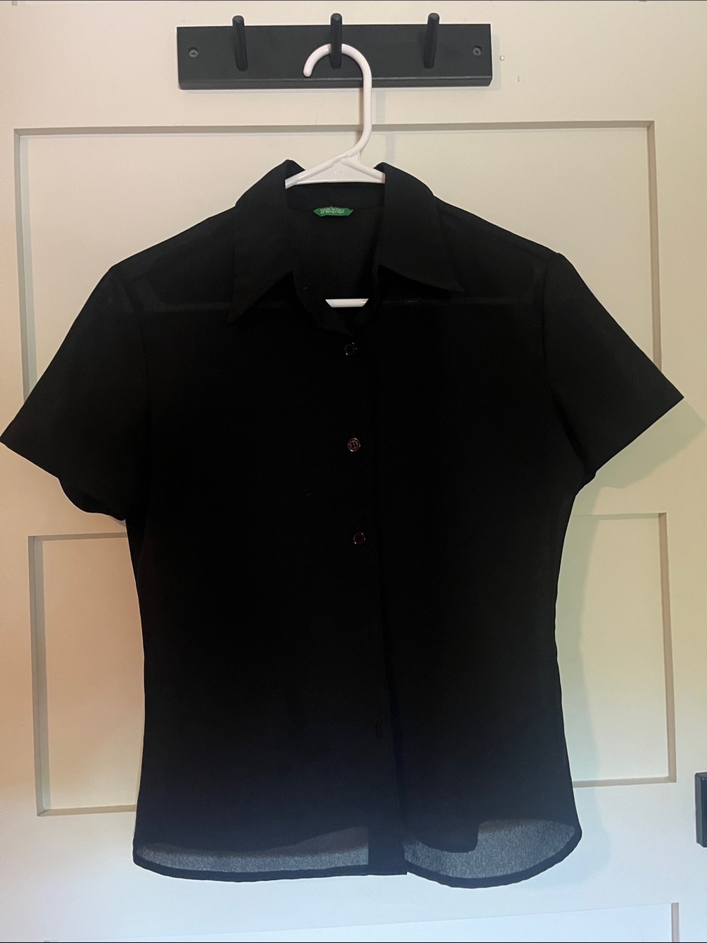 United Colors Of Benetton Short-Sleeve Black Button-Down Blouse
